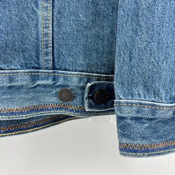 Levis Mens Relaxed Trucker Jacket Medium Wash Blue Denim Embroidered Logo Size M - Picture 7 of 13